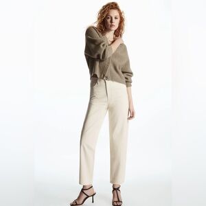 COS Tapered Off-White Ankle Jean Size 28